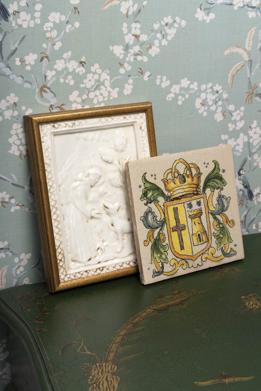 Royal Crest Tile