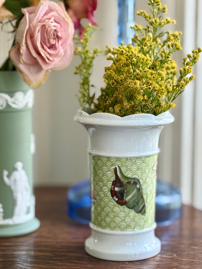 Mottahedeh Vista Alegre Spill Vase